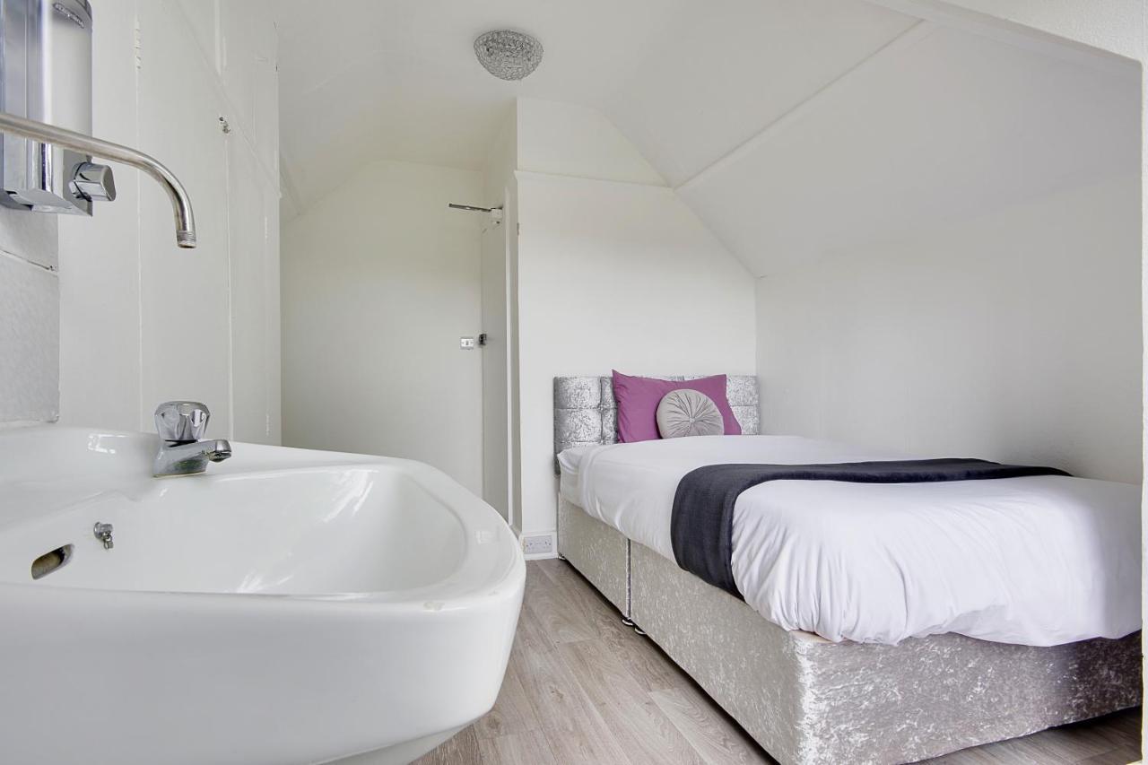 Cragside Villa With Hot Tub Борнмут Экстерьер фото